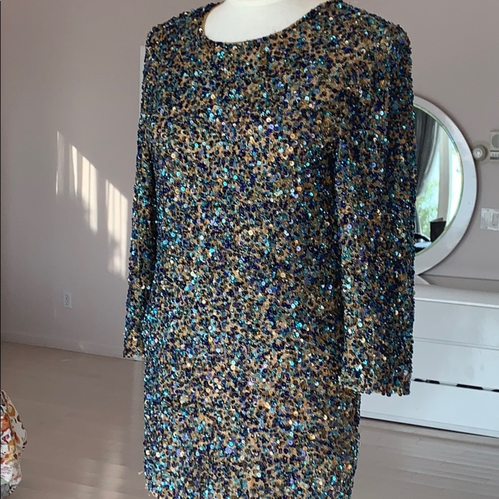ST. JOHN COLLECTION  Embalished Silk/Sequins Sz 4